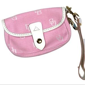 🦆Dooney & Bourke wristlet - pink - new